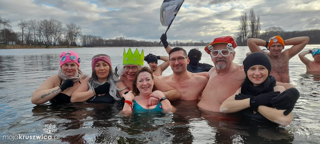 Goplanie Morsy Kruszwica Święto Trzech Króli obchodzili na plaży w Łagiewnikach