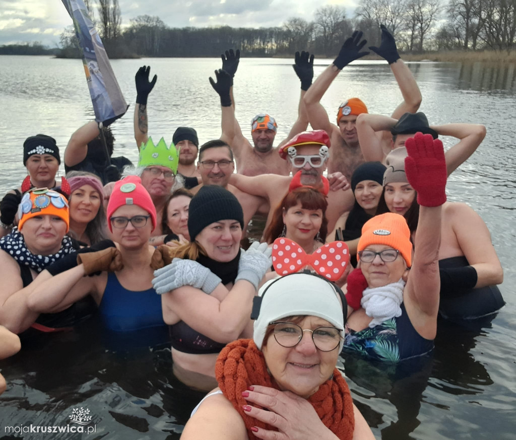 Goplanie Morsy Kruszwica Święto Trzech Króli obchodzili na plaży w Łagiewnikach
