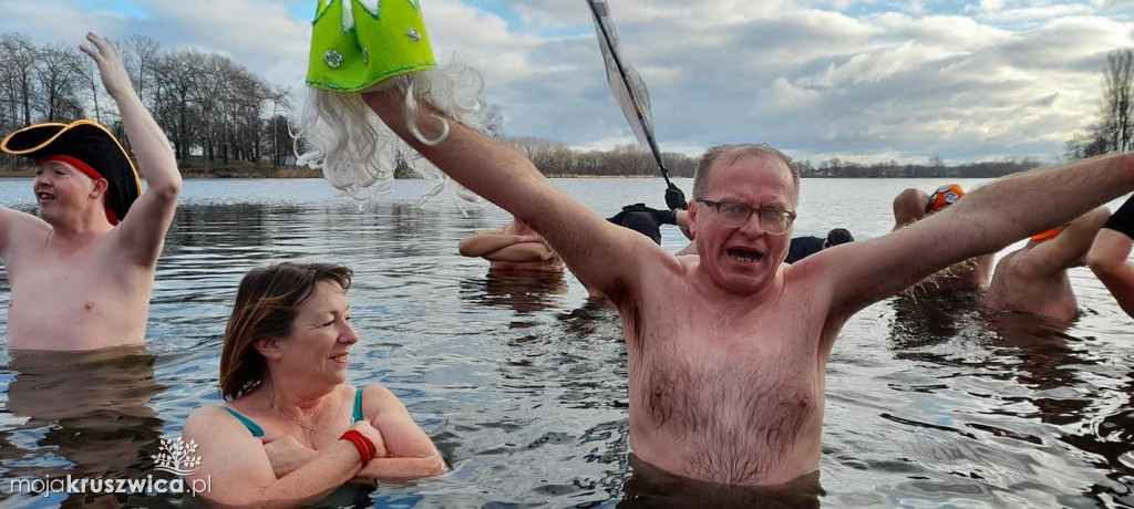 Goplanie Morsy Kruszwica Święto Trzech Króli obchodzili na plaży w Łagiewnikach