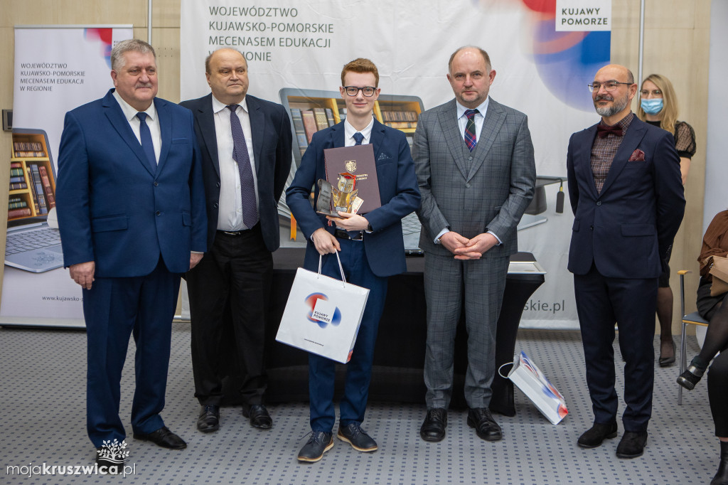 Prymusi Kujaw i Pomorza. Wśród nagrodzonych  uczeń Szkoły Podstawowej w Rusinowie