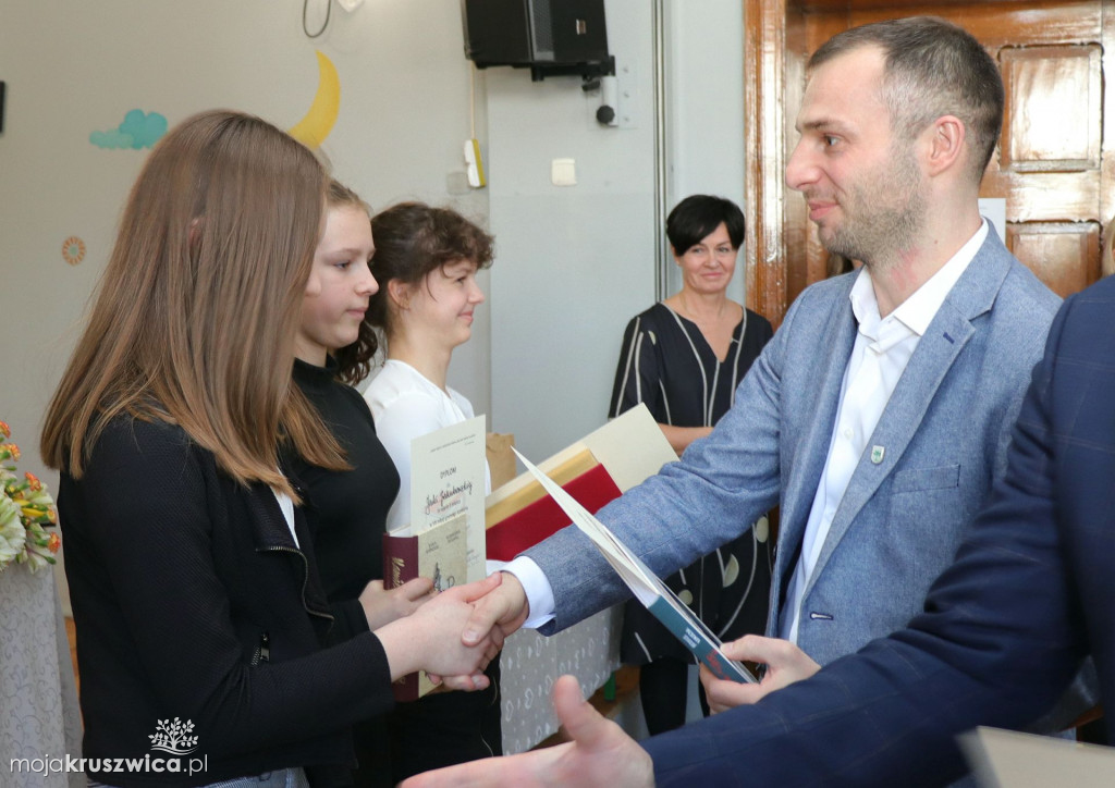  Racice: Pod Kruszwicą odbył się konkurs pięknego czytania. Zobaczcie zdjęcia!