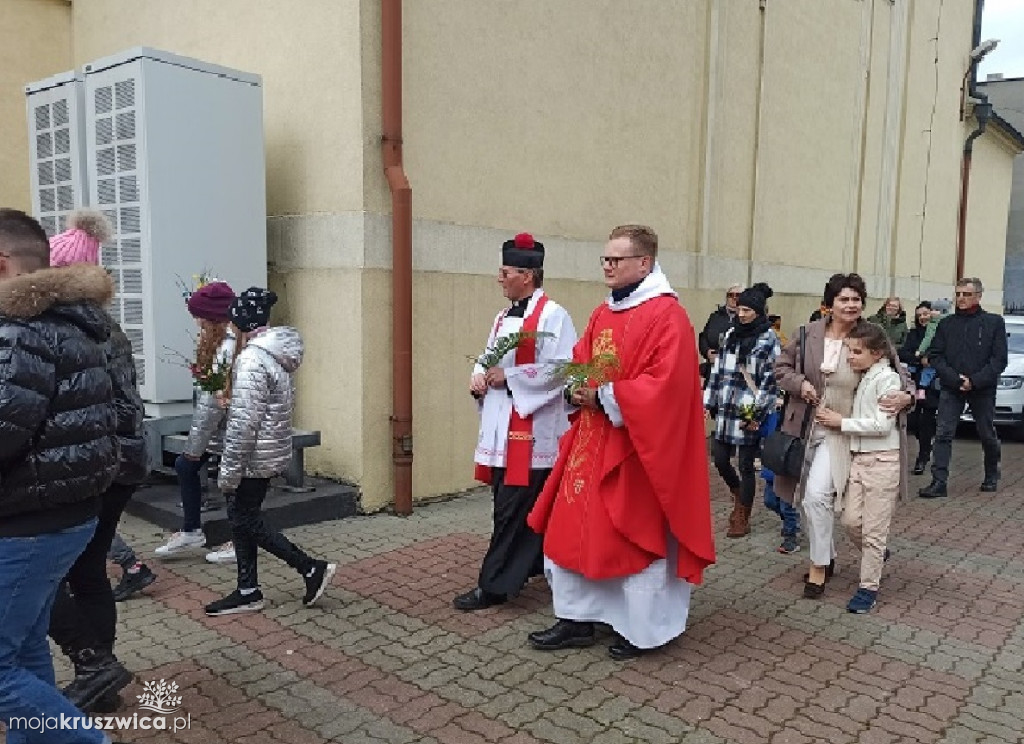 Niedziela Palmowa w Parafii św. Teresy od Dzieciątka Jezus w Kruszwicy [ZDJĘCIA]