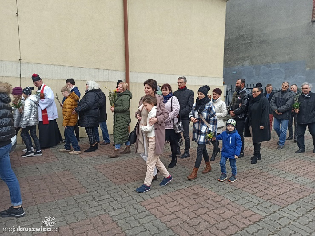Niedziela Palmowa w Parafii św. Teresy od Dzieciątka Jezus w Kruszwicy [ZDJĘCIA]
