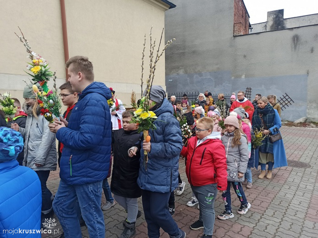 Niedziela Palmowa w Parafii św. Teresy od Dzieciątka Jezus w Kruszwicy [ZDJĘCIA]