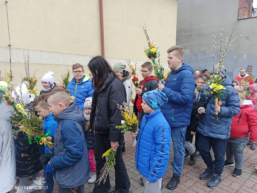 Niedziela Palmowa w Parafii św. Teresy od Dzieciątka Jezus w Kruszwicy [ZDJĘCIA]