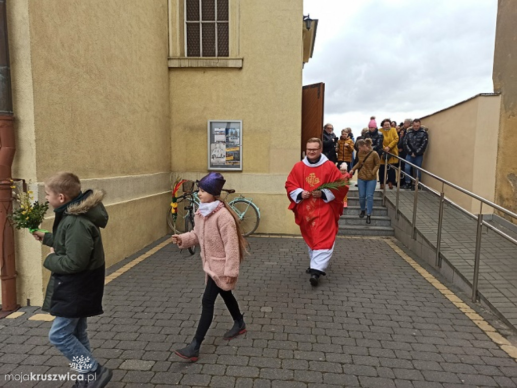 Niedziela Palmowa w Parafii św. Teresy od Dzieciątka Jezus w Kruszwicy [ZDJĘCIA]