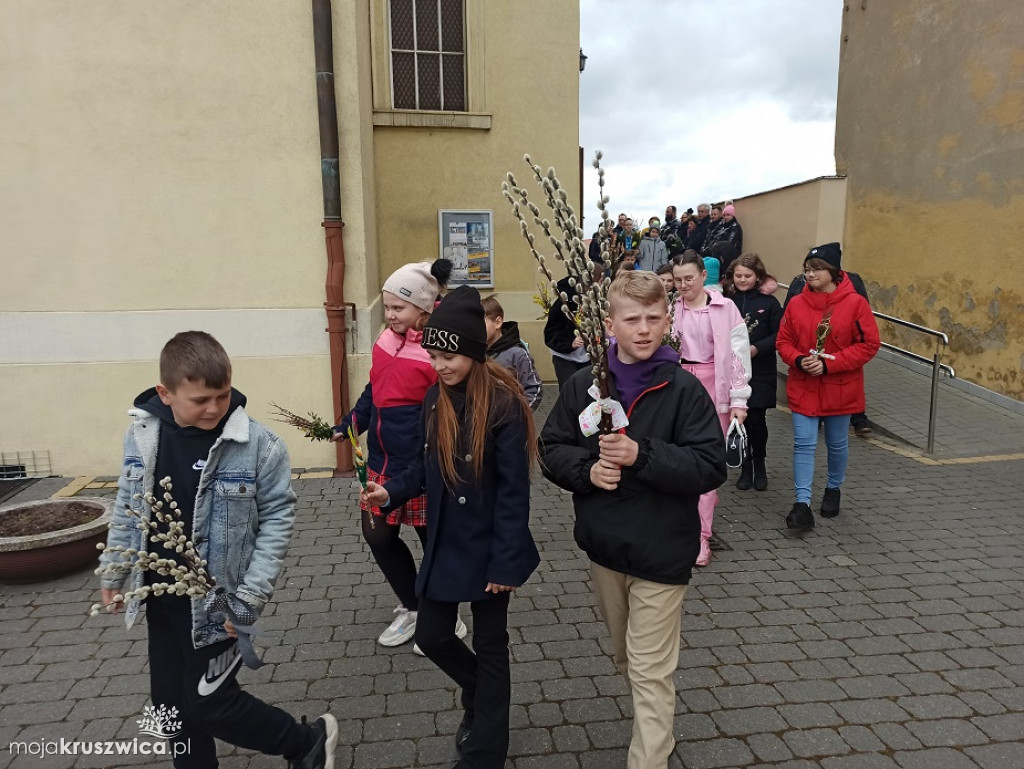 Niedziela Palmowa w Parafii św. Teresy od Dzieciątka Jezus w Kruszwicy [ZDJĘCIA]