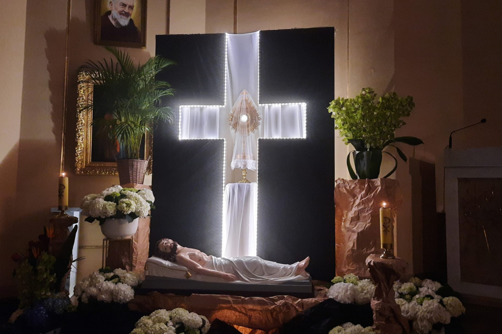  Za nami Liturgia Męki Pańskiej. Tak obchodzili ją kruszwiczanie [ZDJĘCIA]