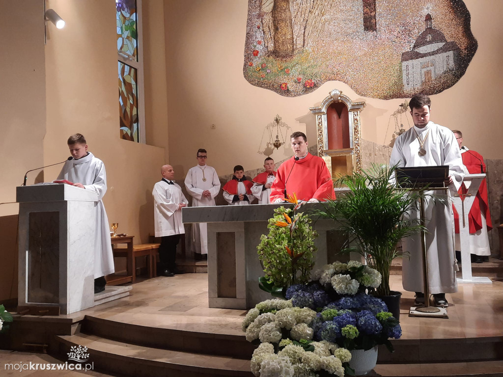  Za nami Liturgia Męki Pańskiej. Tak obchodzili ją kruszwiczanie [ZDJĘCIA]