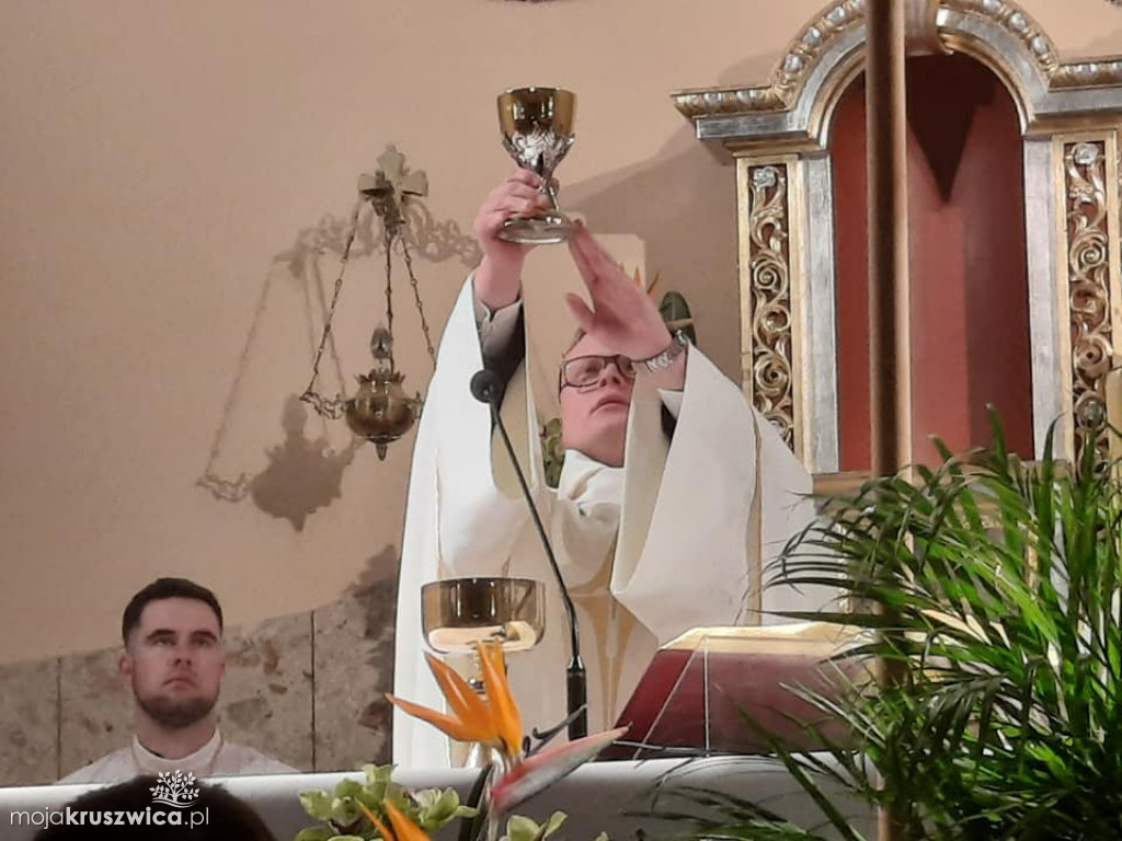  Wigilia Paschalna oraz procesja rezurekcyjna w Kruszwicy [FOTO]