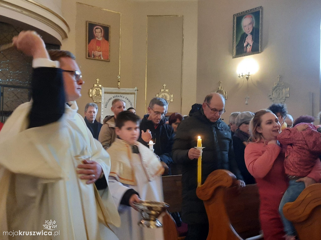  Wigilia Paschalna oraz procesja rezurekcyjna w Kruszwicy [FOTO]