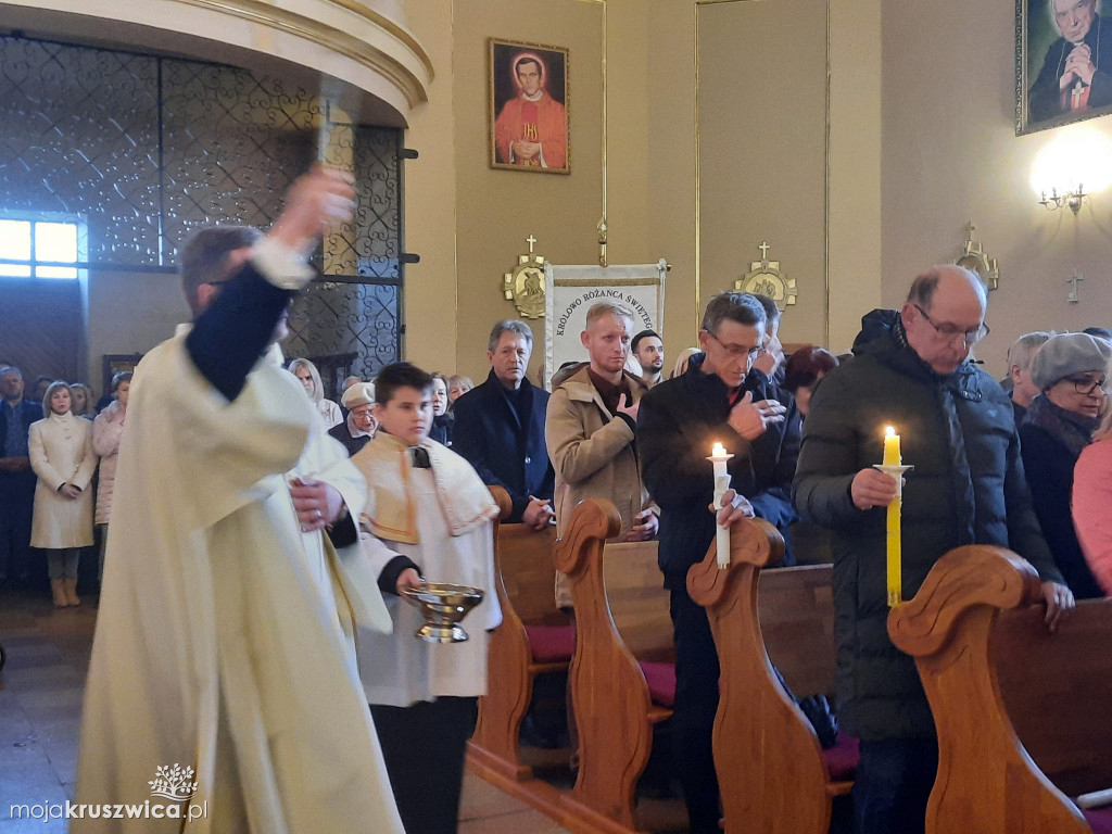  Wigilia Paschalna oraz procesja rezurekcyjna w Kruszwicy [FOTO]