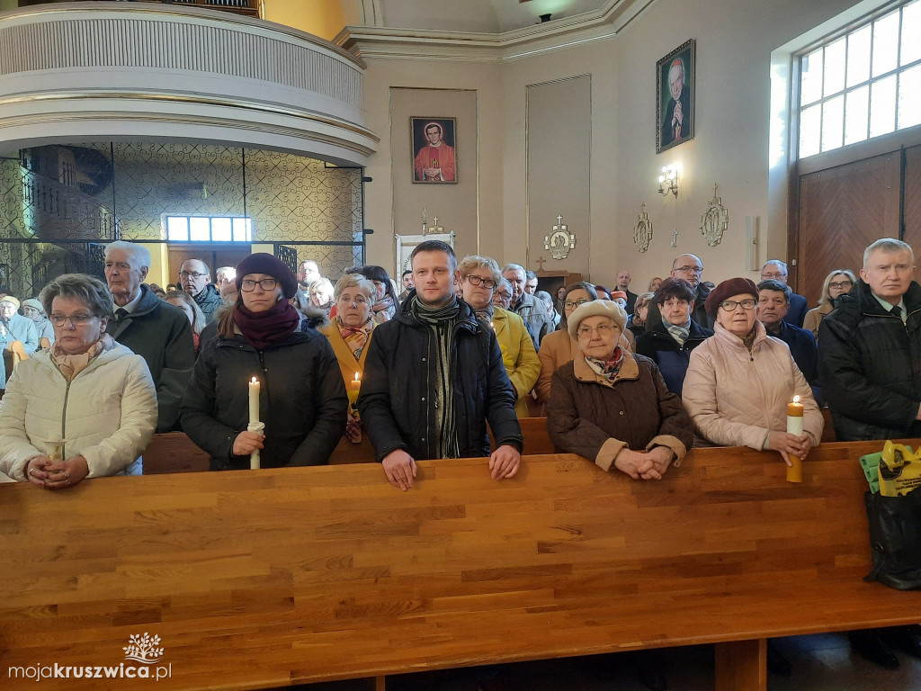  Wigilia Paschalna oraz procesja rezurekcyjna w Kruszwicy [FOTO]