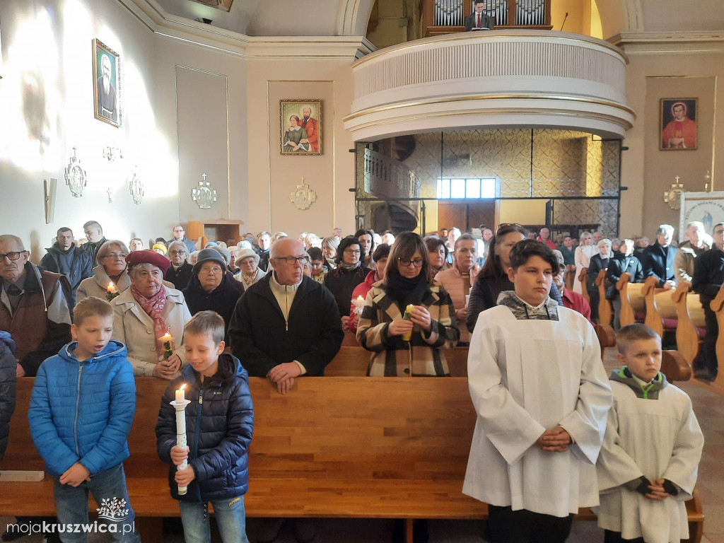  Wigilia Paschalna oraz procesja rezurekcyjna w Kruszwicy [FOTO]