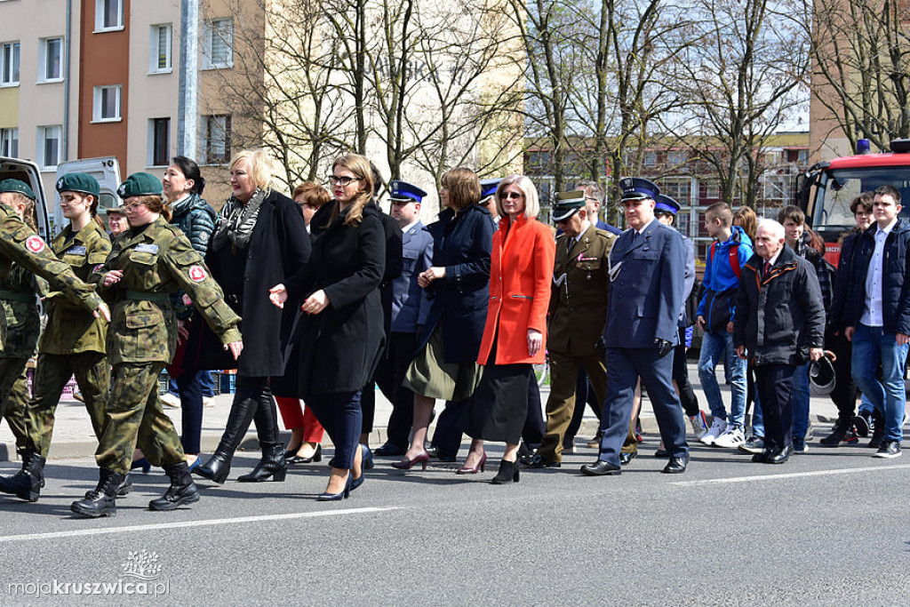 Młodzi uczniowie Zespołu Szkół w Kruszwicy złożyli przysięgę [ZDJĘCIA]