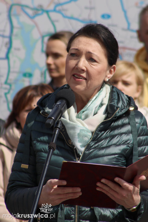 Młodzi uczniowie Zespołu Szkół w Kruszwicy złożyli przysięgę [ZDJĘCIA]