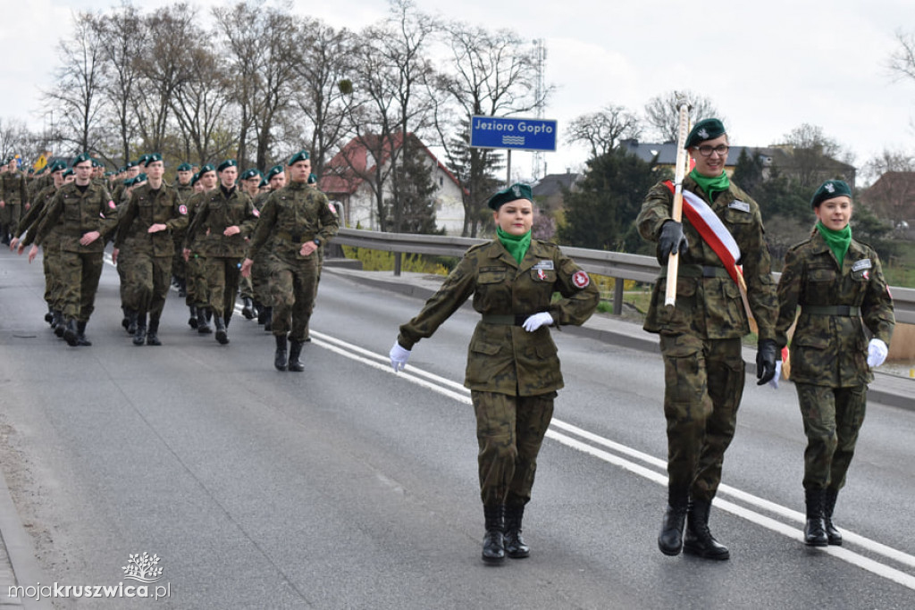 Młodzi uczniowie Zespołu Szkół w Kruszwicy złożyli przysięgę [ZDJĘCIA]