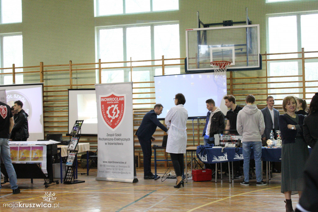 Szkoły z Kruszwicy, Inowrocławia i regionu na targach edukacyjnych [FOTO]