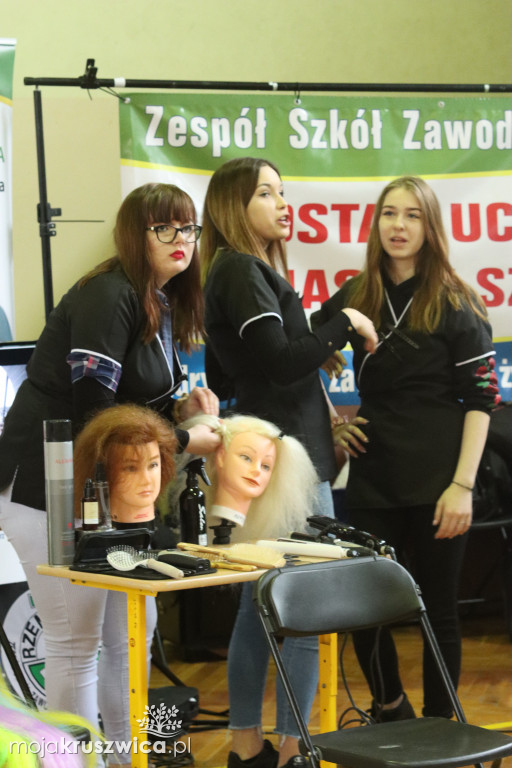 Szkoły z Kruszwicy, Inowrocławia i regionu na targach edukacyjnych [FOTO]