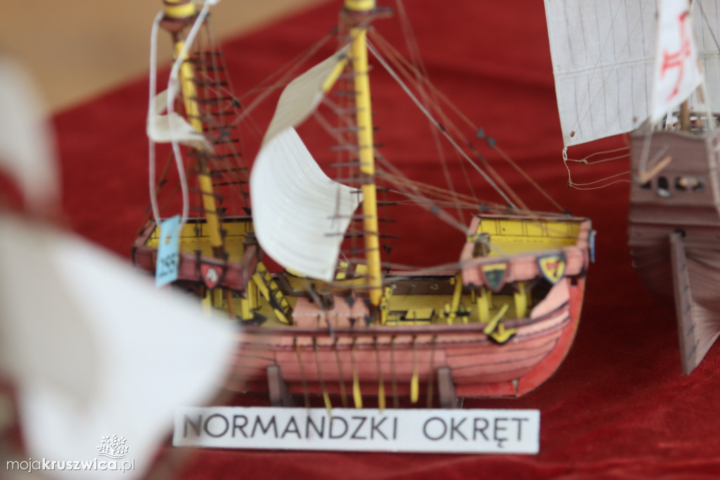 Modele kartonowe zawitały do Kruszwicy. Dziś można zwiedzać wystawę [ZDJĘCIA]