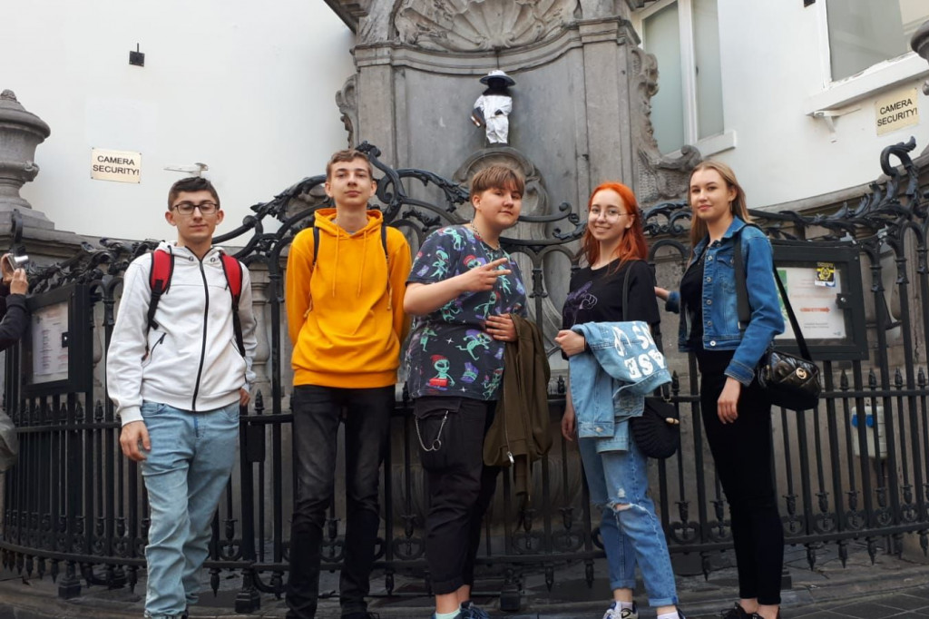 Uczniowie z Kruszwicy polecieli do Brukseli [ZDJĘCIA]
