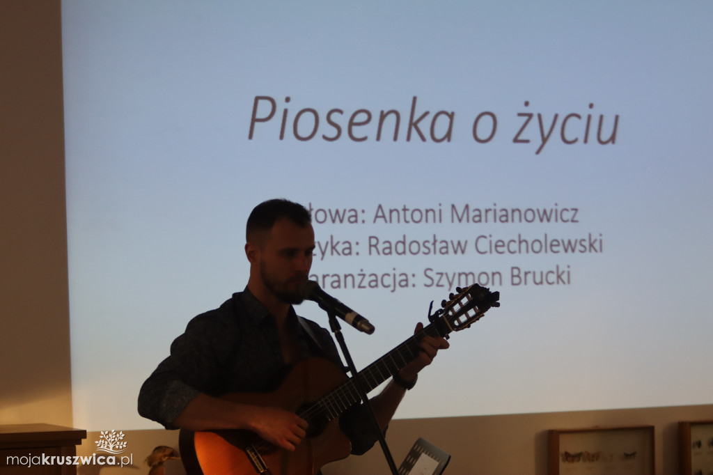 Mateusz i Szymon Bruccy podczas Nocy Poetów nad Gopłem [ZDJĘCIA]