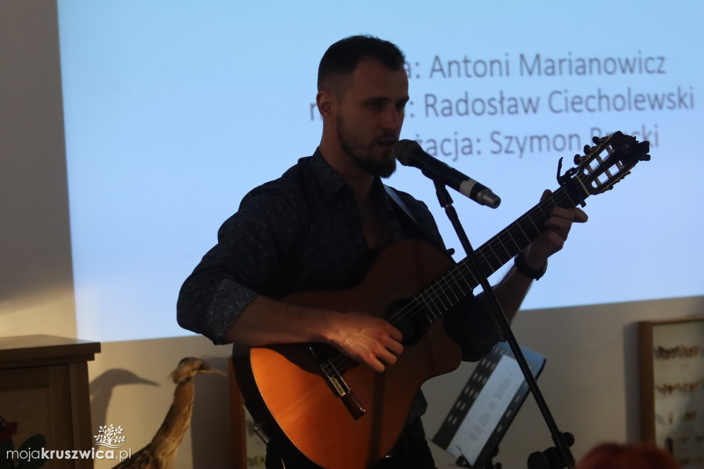 Mateusz i Szymon Bruccy podczas Nocy Poetów nad Gopłem [ZDJĘCIA]