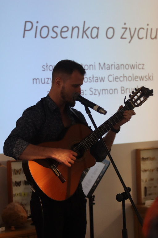 Mateusz i Szymon Bruccy podczas Nocy Poetów nad Gopłem [ZDJĘCIA]