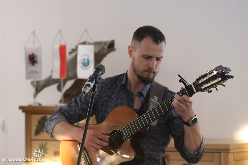 Mateusz i Szymon Bruccy podczas Nocy Poetów nad Gopłem [ZDJĘCIA]