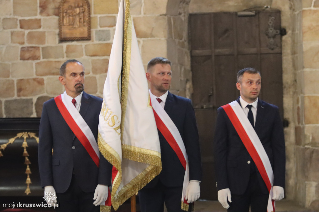 Obchody 600-lecia Kruszwicy. Mszy św. w kolegiacie przewodniczy Prymas Polski