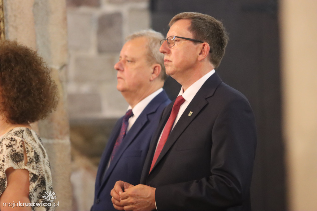 Obchody 600-lecia Kruszwicy. Mszy św. w kolegiacie przewodniczy Prymas Polski