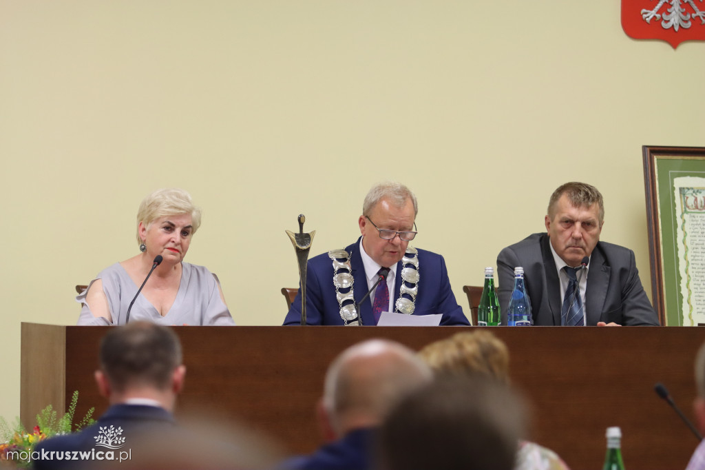 Uroczysta sesja Rady Miejskiej w Kruszwicy. Nagrodzono zasłużonych dla Kruszwicy