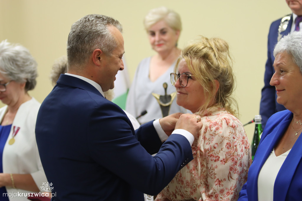 Uroczysta sesja Rady Miejskiej w Kruszwicy. Nagrodzono zasłużonych dla Kruszwicy