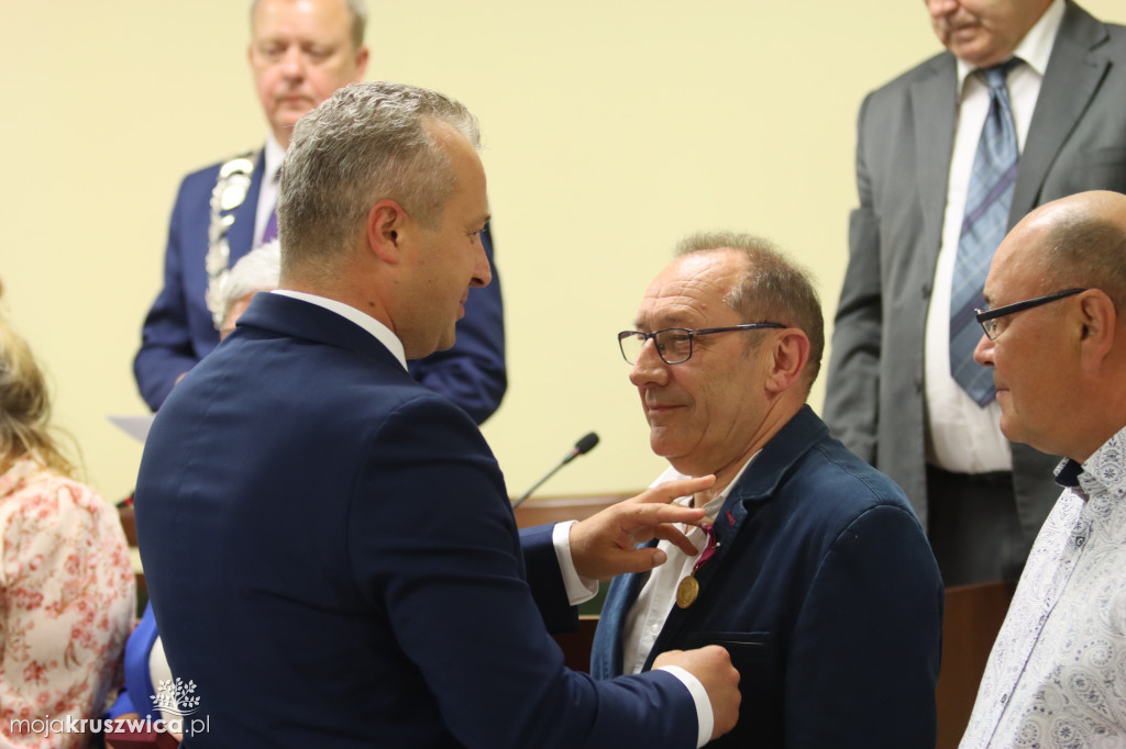 Uroczysta sesja Rady Miejskiej w Kruszwicy. Nagrodzono zasłużonych dla Kruszwicy