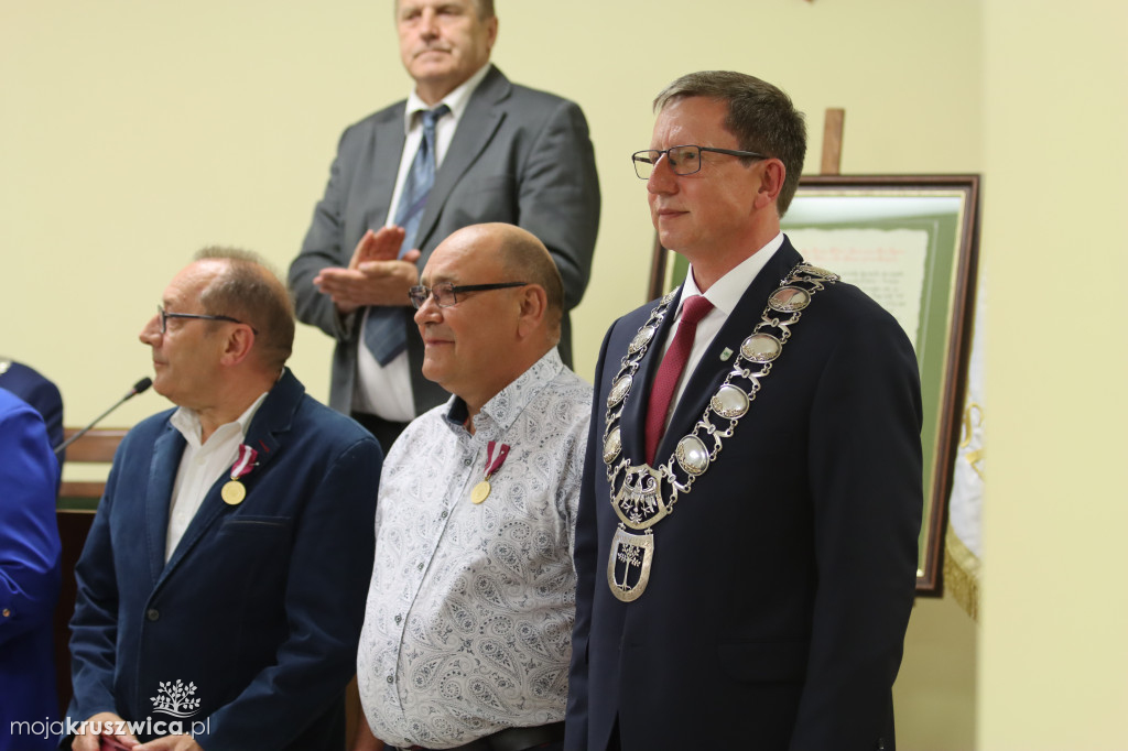 Uroczysta sesja Rady Miejskiej w Kruszwicy. Nagrodzono zasłużonych dla Kruszwicy