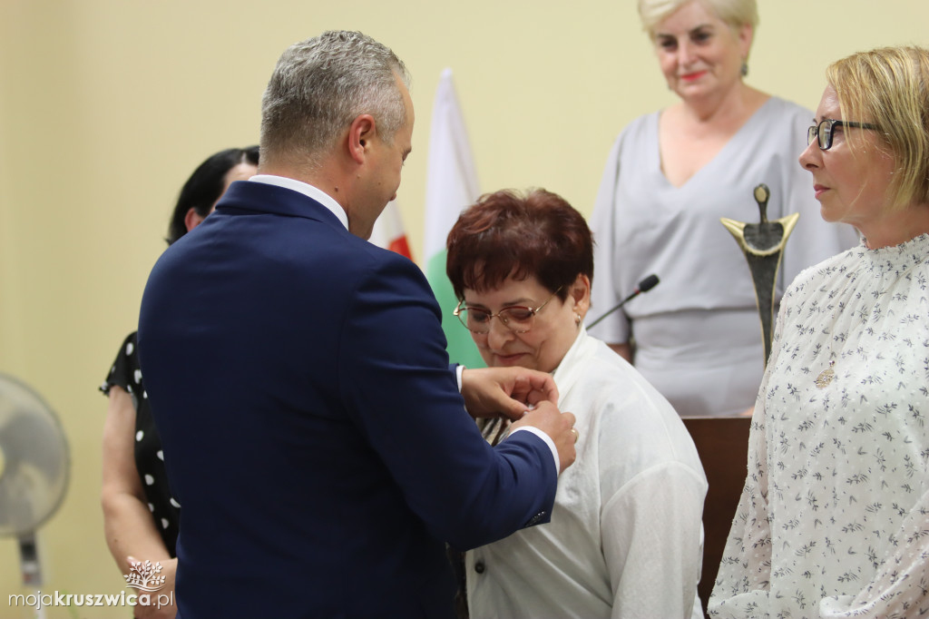 Uroczysta sesja Rady Miejskiej w Kruszwicy. Nagrodzono zasłużonych dla Kruszwicy