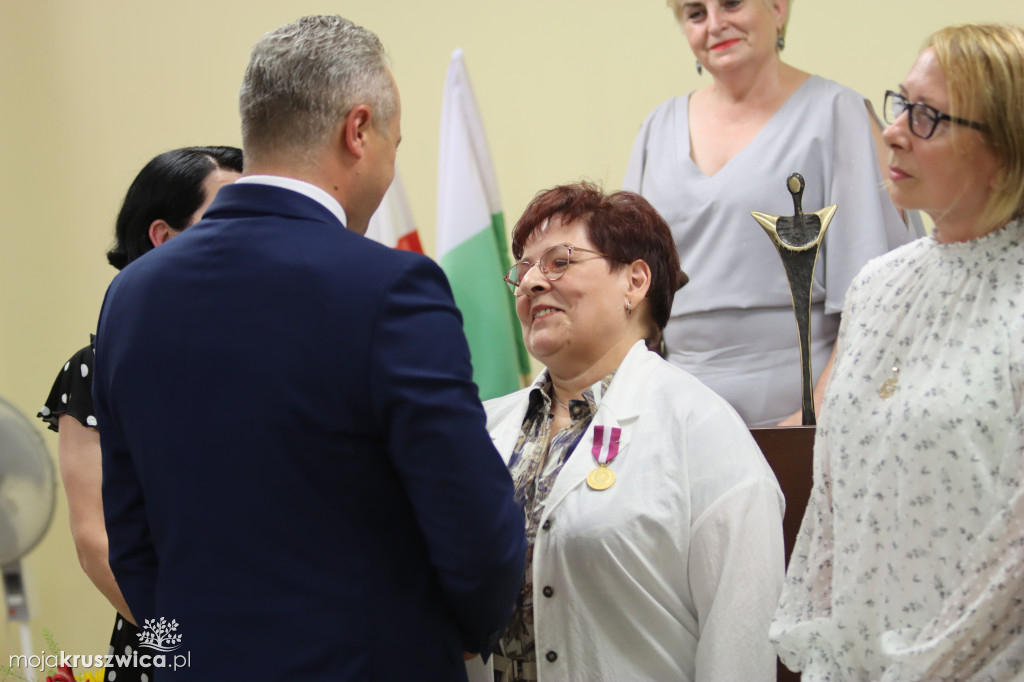 Uroczysta sesja Rady Miejskiej w Kruszwicy. Nagrodzono zasłużonych dla Kruszwicy