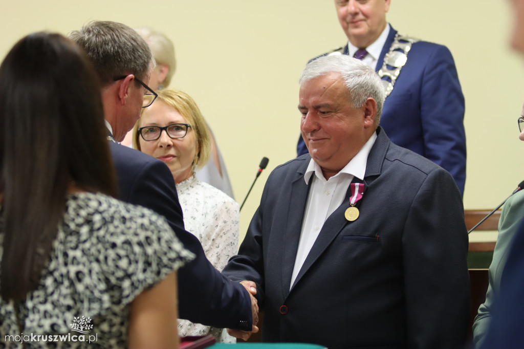 Uroczysta sesja Rady Miejskiej w Kruszwicy. Nagrodzono zasłużonych dla Kruszwicy