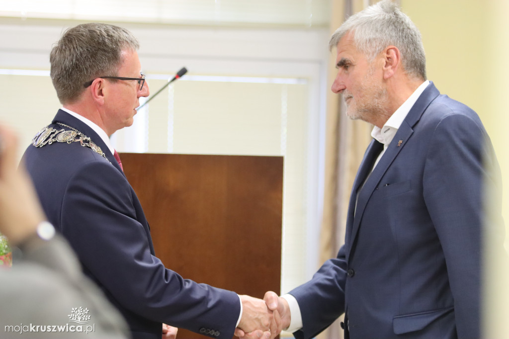 Uroczysta sesja Rady Miejskiej w Kruszwicy. Nagrodzono zasłużonych dla Kruszwicy