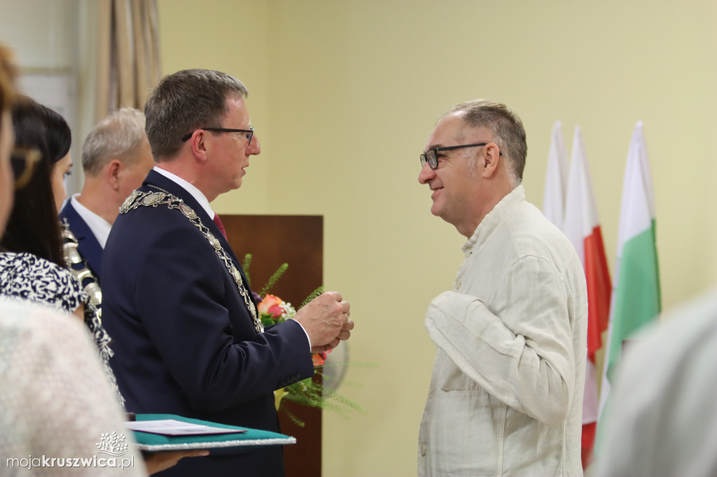 Uroczysta sesja Rady Miejskiej w Kruszwicy. Nagrodzono zasłużonych dla Kruszwicy