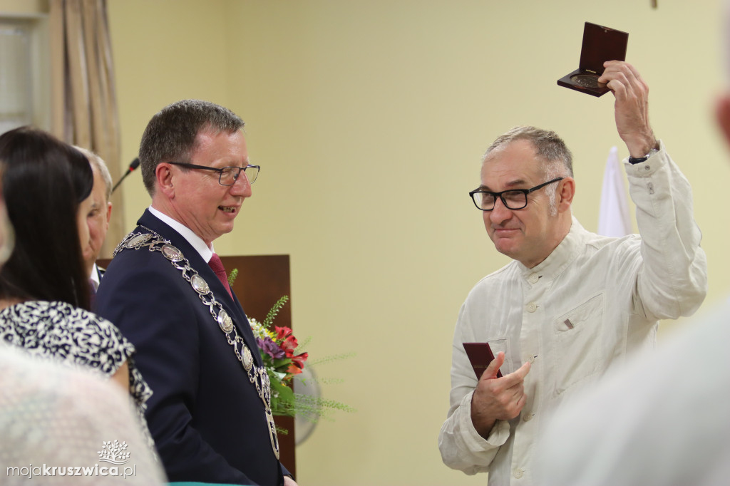 Uroczysta sesja Rady Miejskiej w Kruszwicy. Nagrodzono zasłużonych dla Kruszwicy