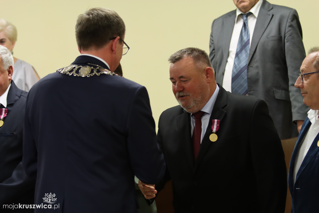 Uroczysta sesja Rady Miejskiej w Kruszwicy. Nagrodzono zasłużonych dla Kruszwicy