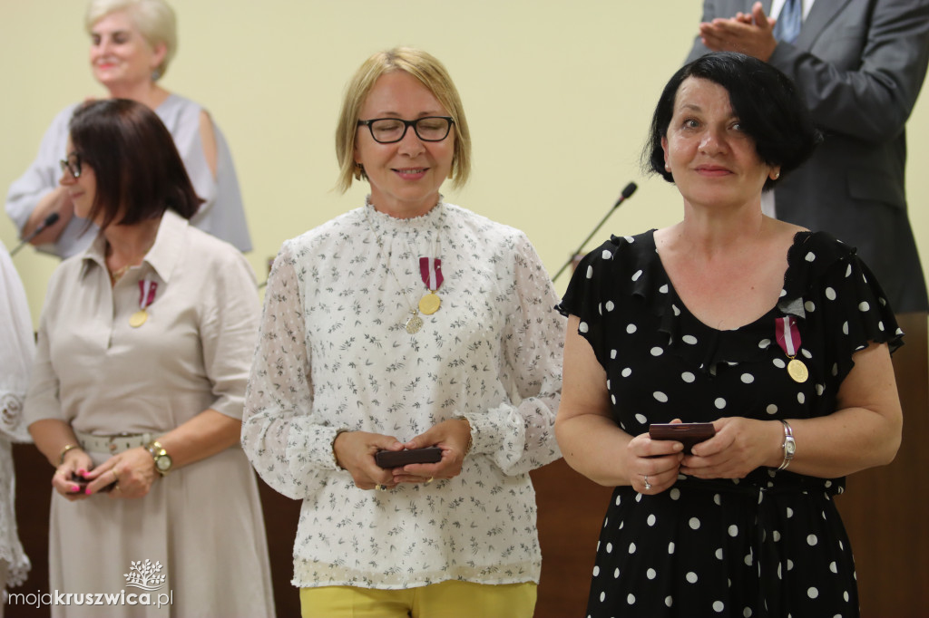 Uroczysta sesja Rady Miejskiej w Kruszwicy. Nagrodzono zasłużonych dla Kruszwicy