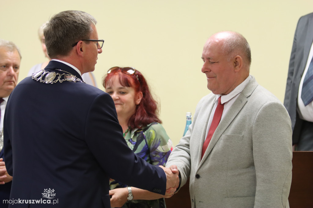 Uroczysta sesja Rady Miejskiej w Kruszwicy. Nagrodzono zasłużonych dla Kruszwicy