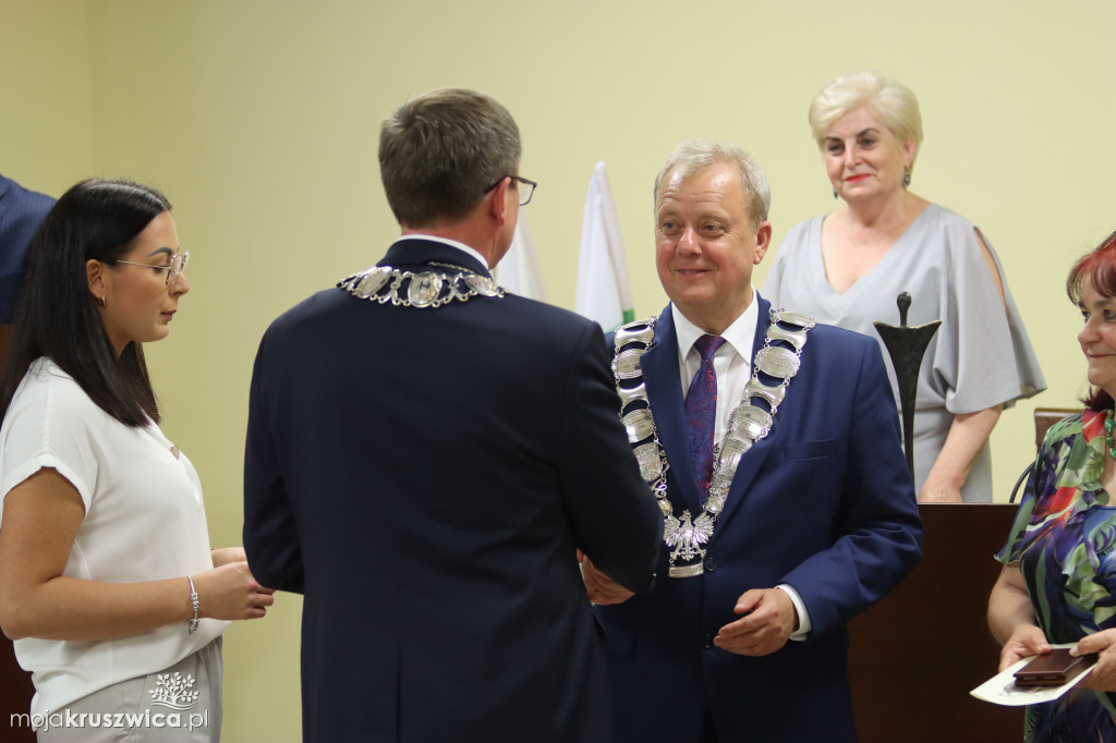 Uroczysta sesja Rady Miejskiej w Kruszwicy. Nagrodzono zasłużonych dla Kruszwicy