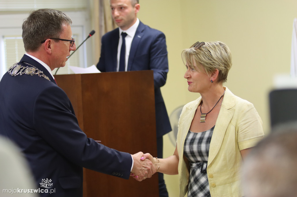 Uroczysta sesja Rady Miejskiej w Kruszwicy. Nagrodzono zasłużonych dla Kruszwicy