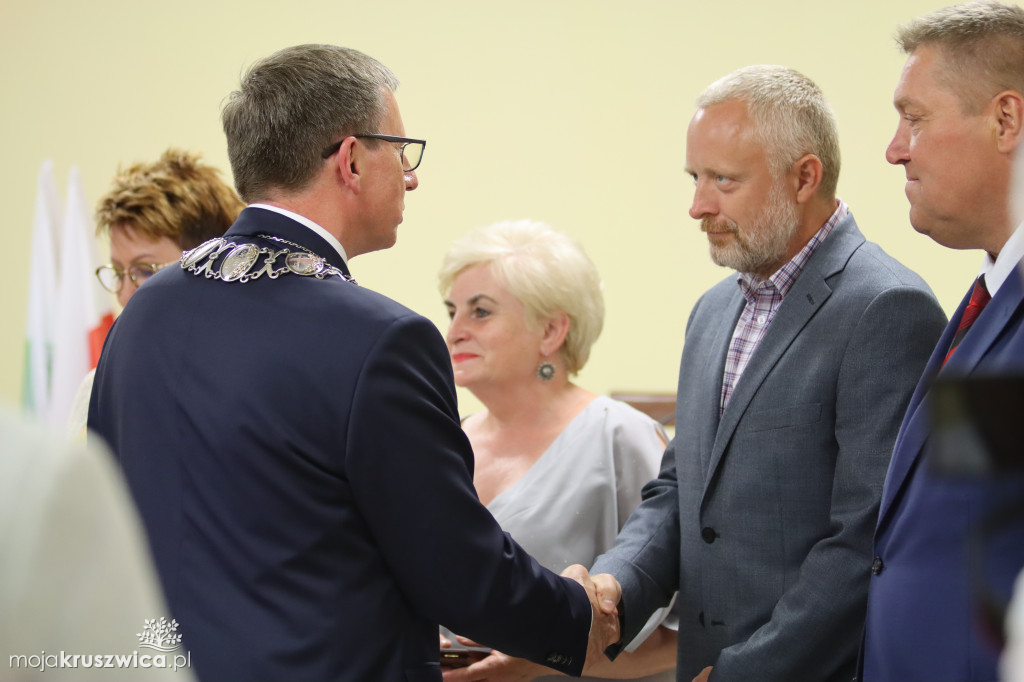 Uroczysta sesja Rady Miejskiej w Kruszwicy. Nagrodzono zasłużonych dla Kruszwicy