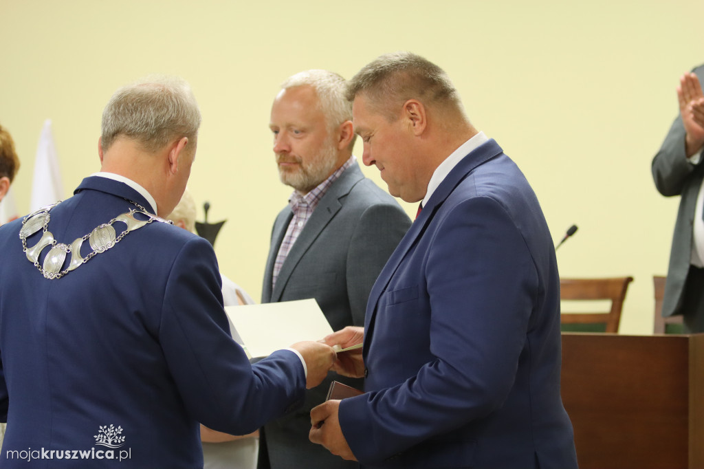 Uroczysta sesja Rady Miejskiej w Kruszwicy. Nagrodzono zasłużonych dla Kruszwicy