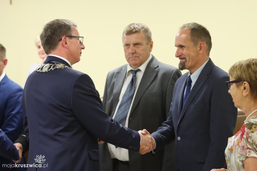 Uroczysta sesja Rady Miejskiej w Kruszwicy. Nagrodzono zasłużonych dla Kruszwicy