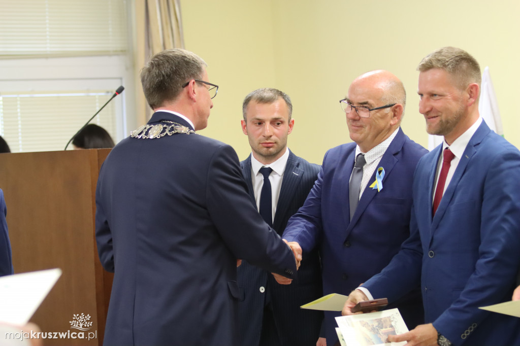 Uroczysta sesja Rady Miejskiej w Kruszwicy. Nagrodzono zasłużonych dla Kruszwicy